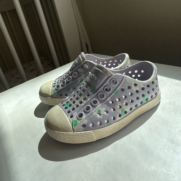 Native Shoes - Picture 4 of 4